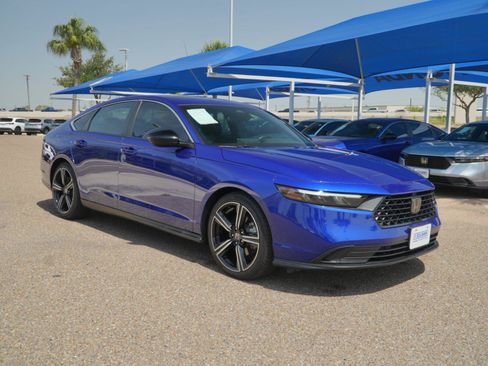 Used 2023 Honda Accord Sport image 3
