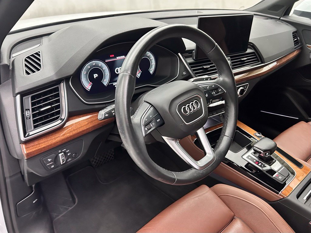 Used 2021 Audi Q5 2.0T Premium Plus w/ Premium Plus Package AWD/4WD image 9