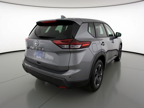 Used 2025 Nissan Rogue SV image 9