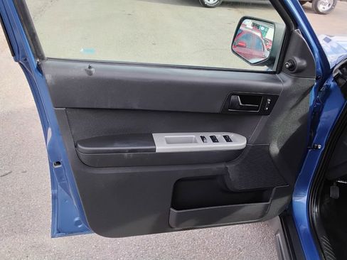 Used 2009 Ford Escape XLT image 9