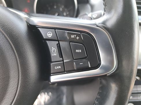 Used 2018 Jaguar XE Prestige image 17