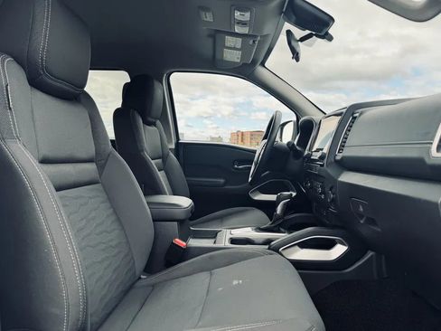 Used 2022 Nissan Frontier SV image 19