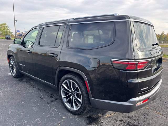 Used 2022 Jeep Wagoneer Series III w/ Premium Group I AWD/4WD image 6