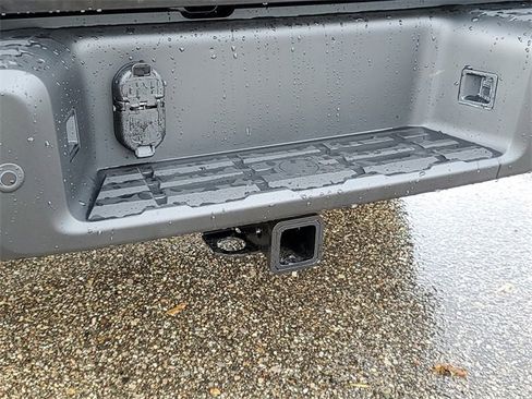 New 2026 Nissan Frontier SV image 8