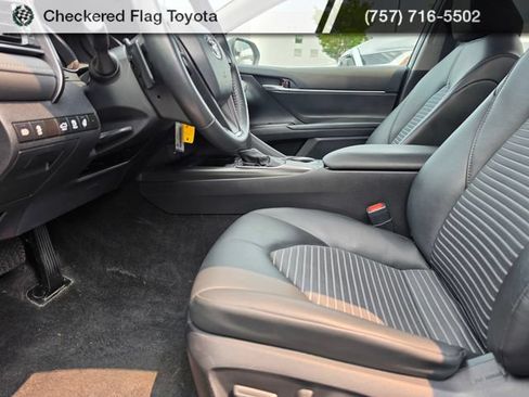 Used 2024 Toyota Camry SE FWD image 8