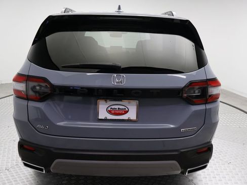 Used 2024 Honda Pilot Touring image 10
