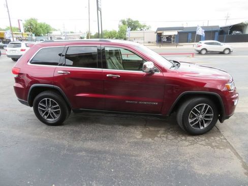 Used 2017 Jeep Grand Cherokee Limited RWD image 4