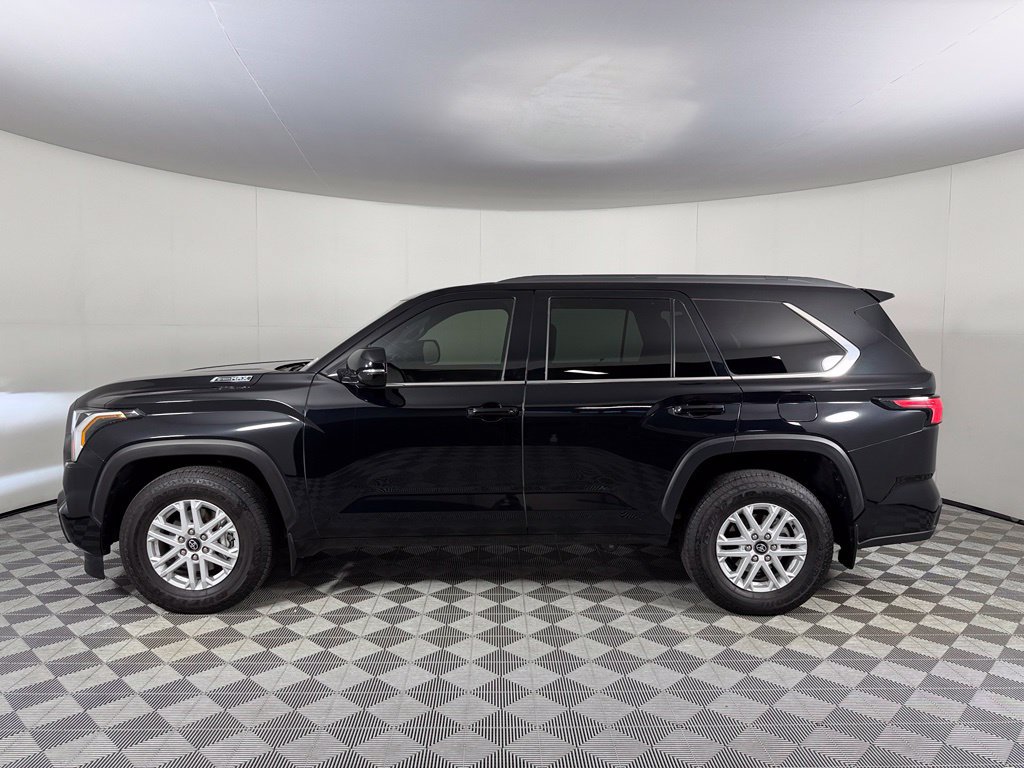 Used 2025 Toyota Sequoia SR5 AWD/4WD image 9