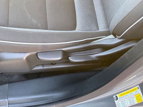 Used 2025 Chevrolet TrailBlazer LT image 23