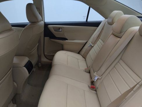 Used 2017 Toyota Camry XLE image 18