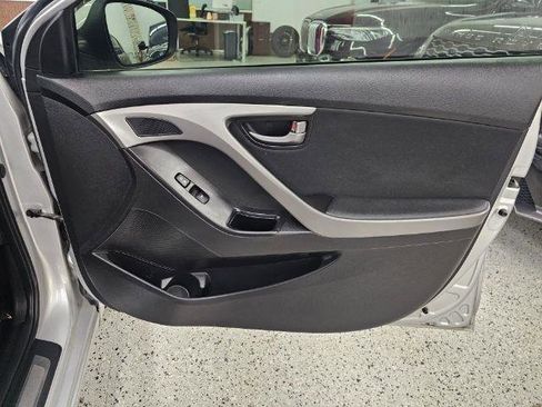 Used 2015 Hyundai Elantra SE w/ Option Group 03 FWD image 28