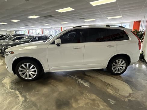 Used 2018 Volvo XC90 T6 Momentum w/ Convenience Package image 6