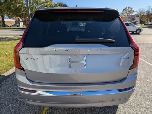New 2026 Volvo XC90 B5 Core image 5