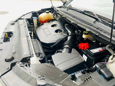 Used 2016 Ford Edge SE image 31