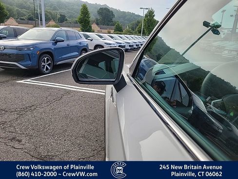Certified 2024 Volkswagen Taos SE AWD/4WD image 26