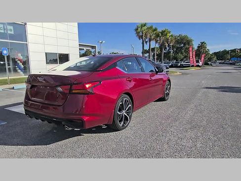 Used 2024 Nissan Altima 2.5 SR w/ SR Premium Package FWD image 31