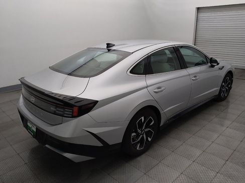Used 2025 Hyundai Sonata SEL FWD image 9