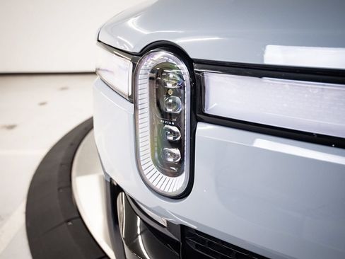 Used 2024 Rivian R1T Adventure AWD/4WD image 13