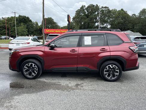 Used 2025 Subaru Forester Premium w/ Convenience Package #1 AWD/4WD image 2
