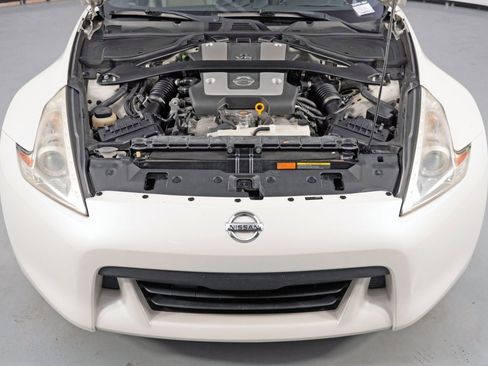Used 2011 Nissan 370Z Touring image 7