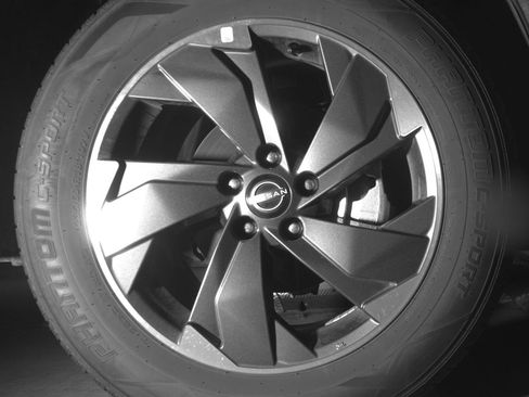 Used 2025 Nissan Rogue SV AWD/4WD image 13