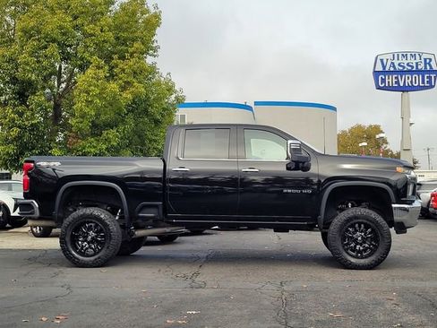Used 2020 Chevrolet Silverado 3500 LTZ w/ LTZ Convenience Package image 5