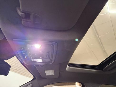 Used 2025 GMC Sierra 2500 SLT image 30