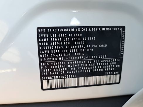 New 2026 Volkswagen Tiguan SE R-Line image 33