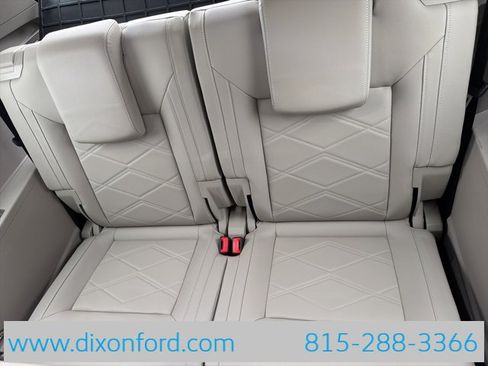 Used 2024 Volkswagen Atlas SE image 22