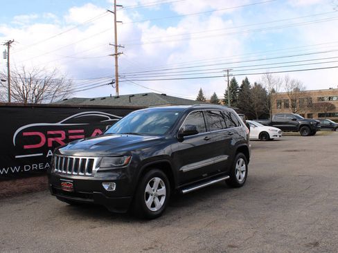 Used 2011 Jeep Grand Cherokee Laredo image 1