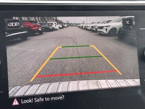 Used 2023 Volkswagen Tiguan SE image 16