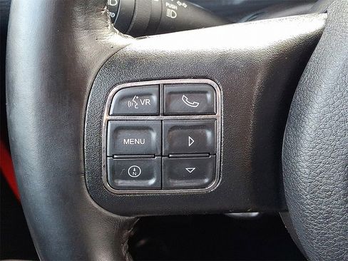 Used 2018 Jeep Wrangler Unlimited Sahara w/ Connectivity Group image 13