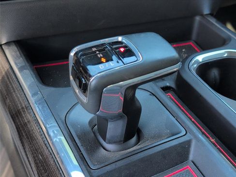 Used 2025 Chevrolet Silverado 1500 LT Trail Boss w/ Convenience Package II image 19