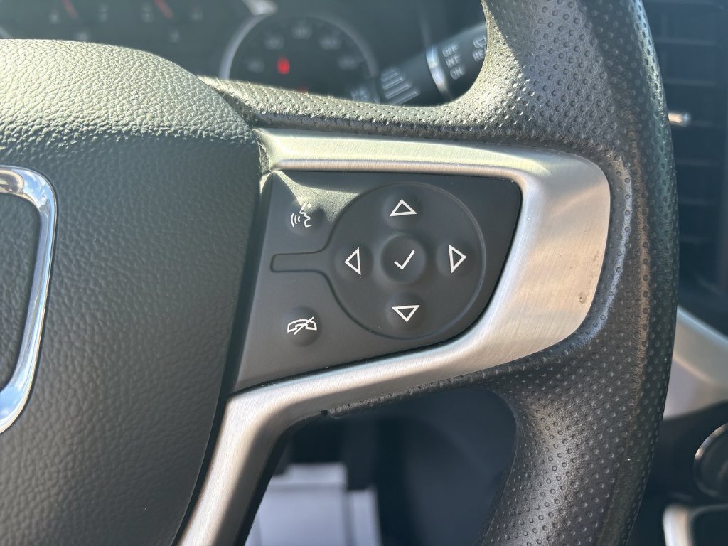 Used 2021 GMC Acadia SLE w/ Driver Convenience Package FWD image 18