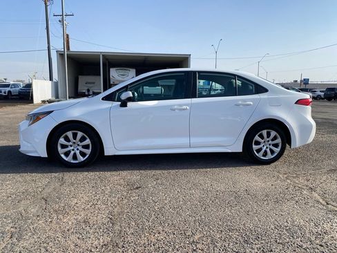 Used 2024 Toyota Corolla LE FWD image 3