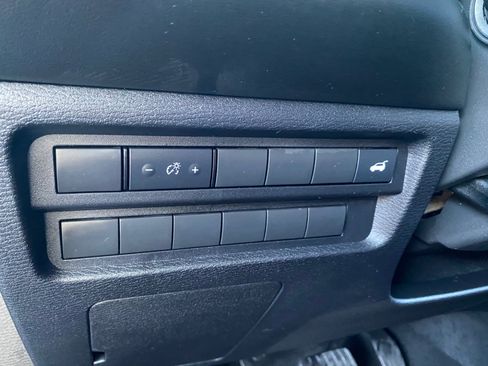 Used 2024 Mitsubishi Outlander SE Black Edition image 70