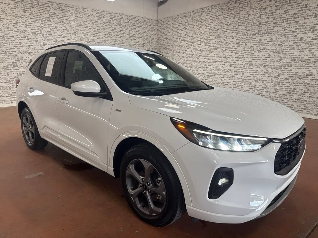 Used 2023 Ford Escape ST-Line Select w/ Tech Pack #1 AWD/4WD image 1
