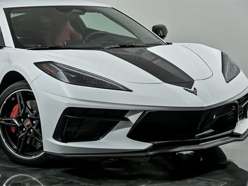 Used 2024 Chevrolet Corvette Stingray Preferred Cpe w/ Z51 Performance Package RWD image 2