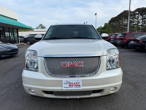 Used 2013 GMC Yukon XL Denali image 2
