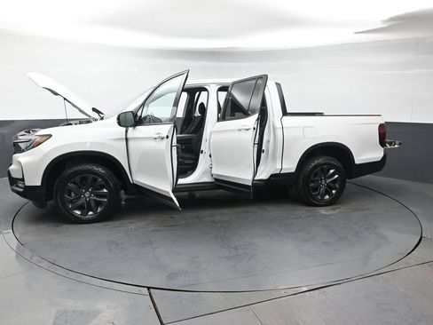Used 2025 Honda Ridgeline Sport image 44