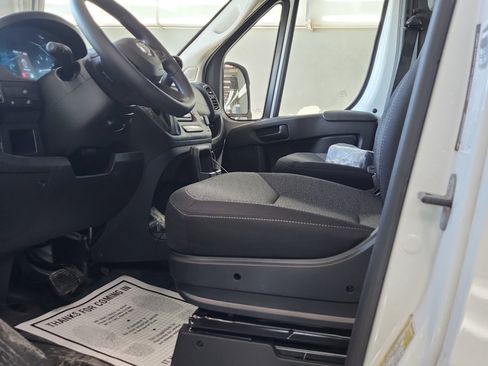 Used 2025 RAM ProMaster 2500 w/ Convenience Group FWD image 7
