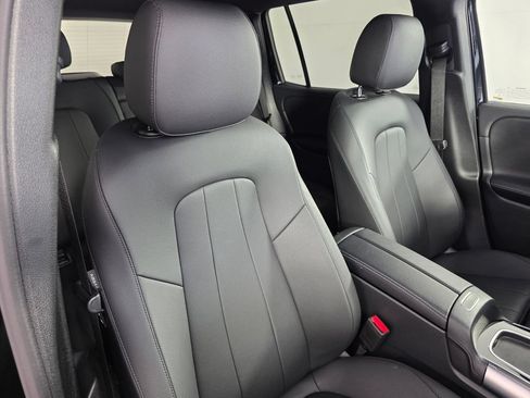 Certified 2025 Mercedes-Benz GLB 250 image 27