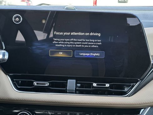 New 2026 Chevrolet Equinox ACTIV w/ LPO, Floor Liner Package image 4