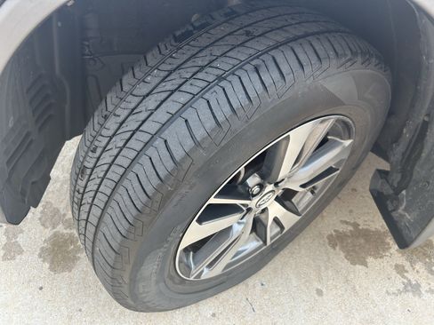Used 2018 Toyota RAV4 XLE AWD/4WD image 10