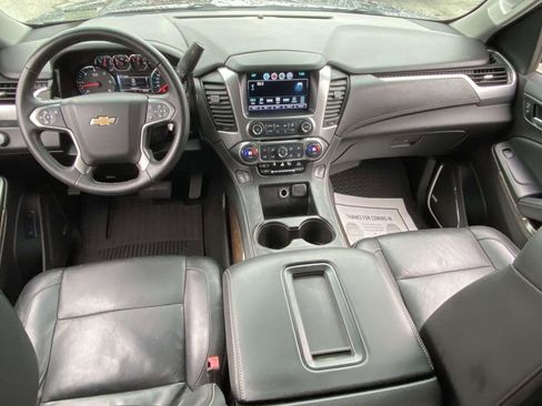 Used 2016 Chevrolet Suburban LT image 9