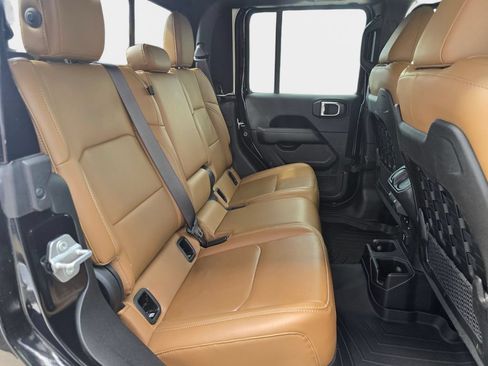 Used 2020 Jeep Gladiator Rubicon w/ Dual Top Group AWD/4WD image 15