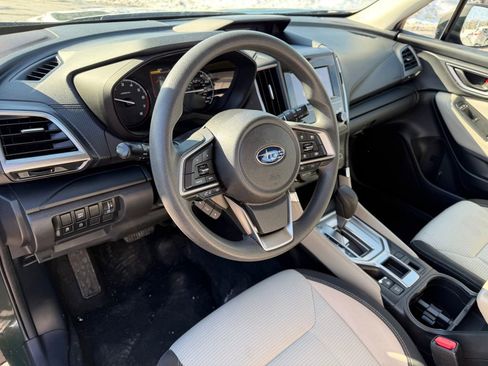 Used 2024 Subaru Forester Base image 17