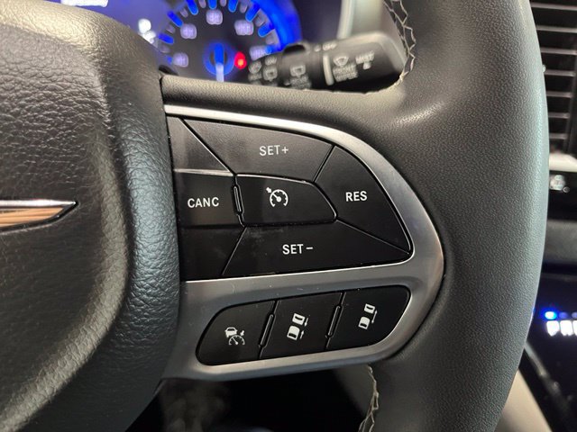 Used 2024 Chrysler Pacifica Touring-L FWD image 21