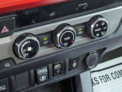 Used 2018 Toyota Tacoma TRD Off-Road image 14