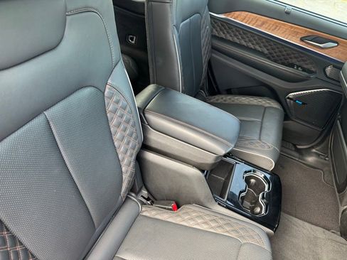 Used 2023 Jeep Grand Cherokee L Summit AWD/4WD image 14